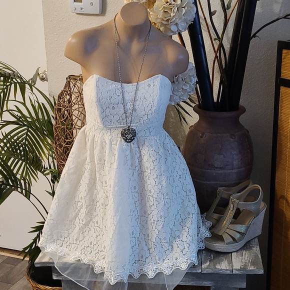 SUMMER STUNNING LACE PARTY DRESS SMALL SLEEVLESS - Picture 12 of 16